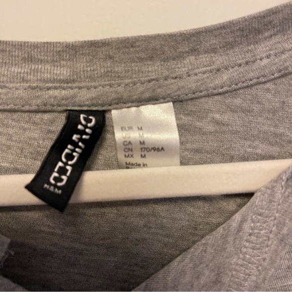 H&M Divided - NASA graphic crop top - Picture 4 of 7